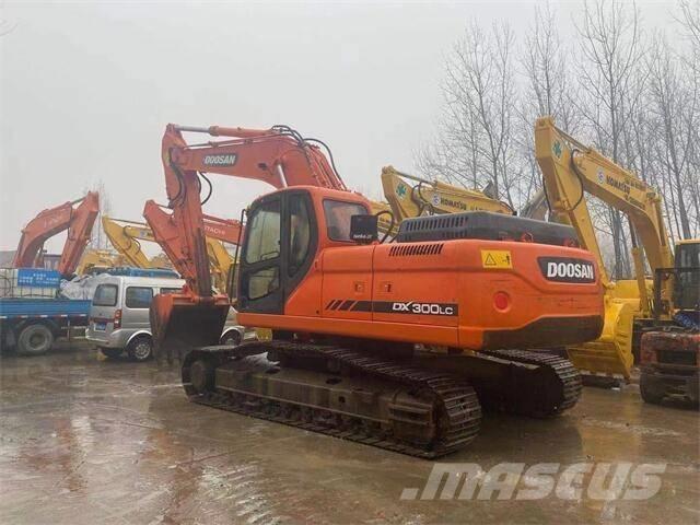 Doosan DX300 Escavatori cingolati