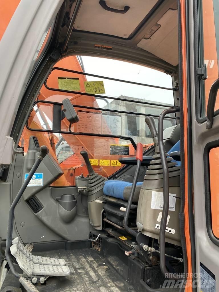 Hitachi 135 Escavatori cingolati