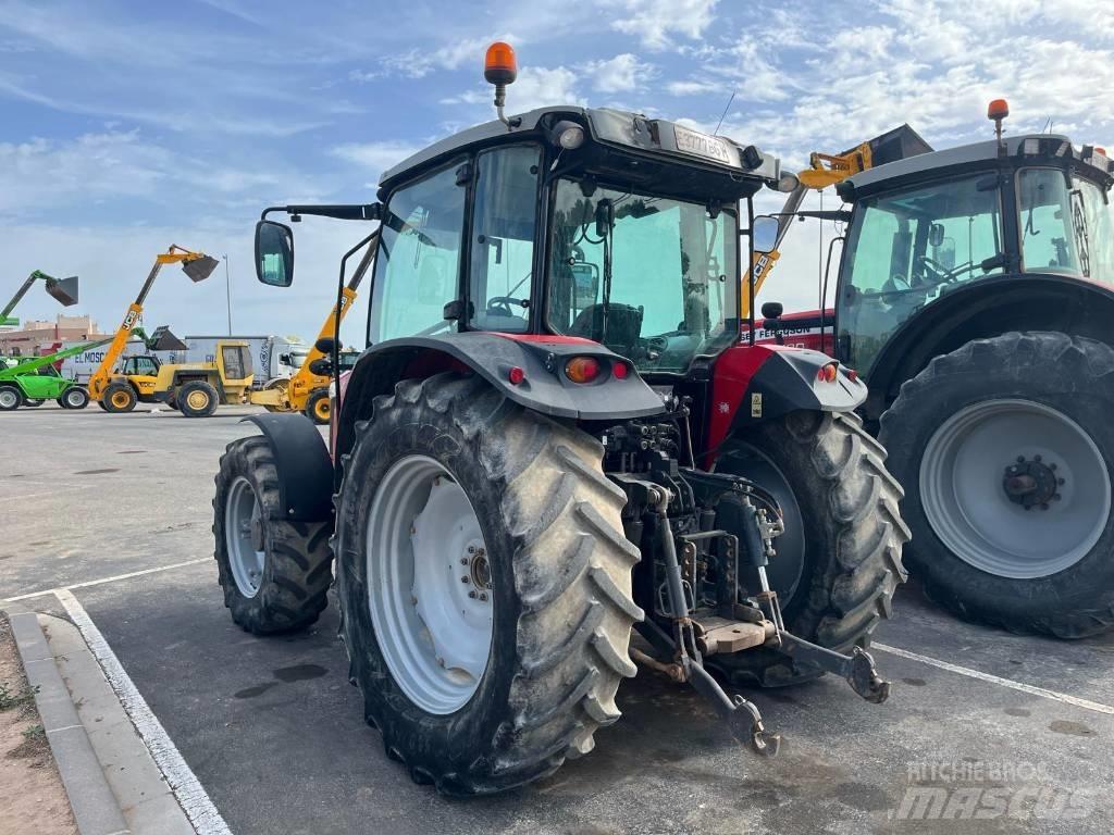 Massey Ferguson 5711 Trattori