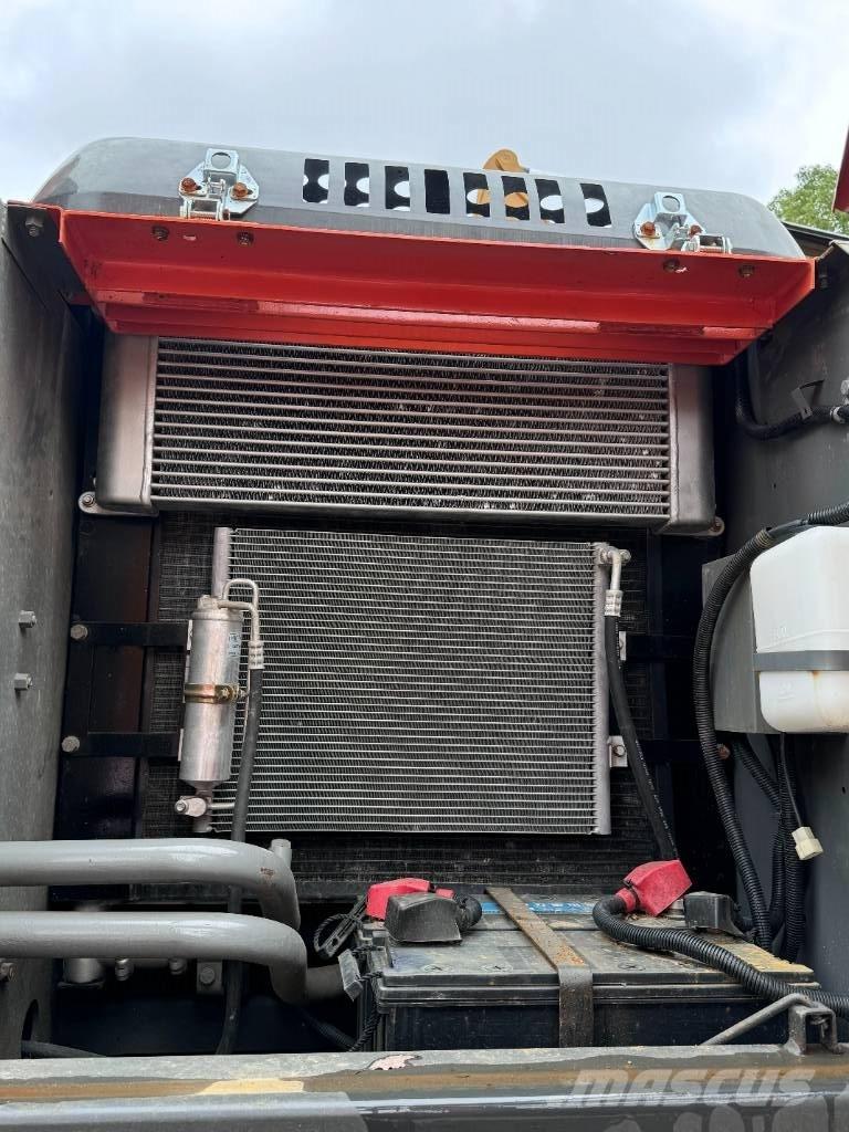 Hitachi ZX 200 Escavatori cingolati