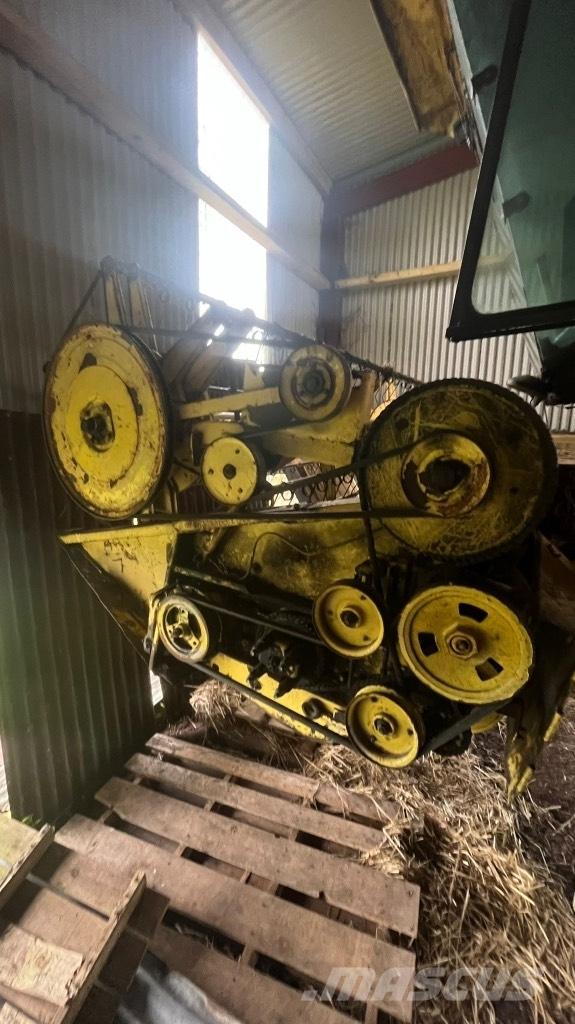 New Holland 8050 Mietitrebbiatrici