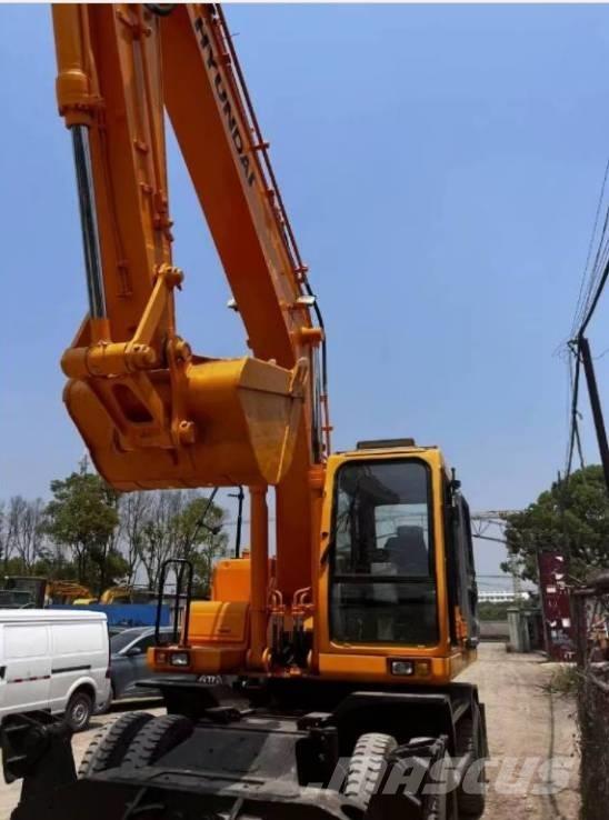 Hyundai 210 W-7 Escavatori gommati