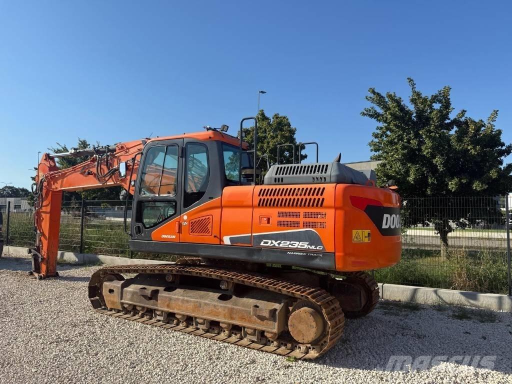 Doosan DX 235 NLC-5 Escavatori cingolati