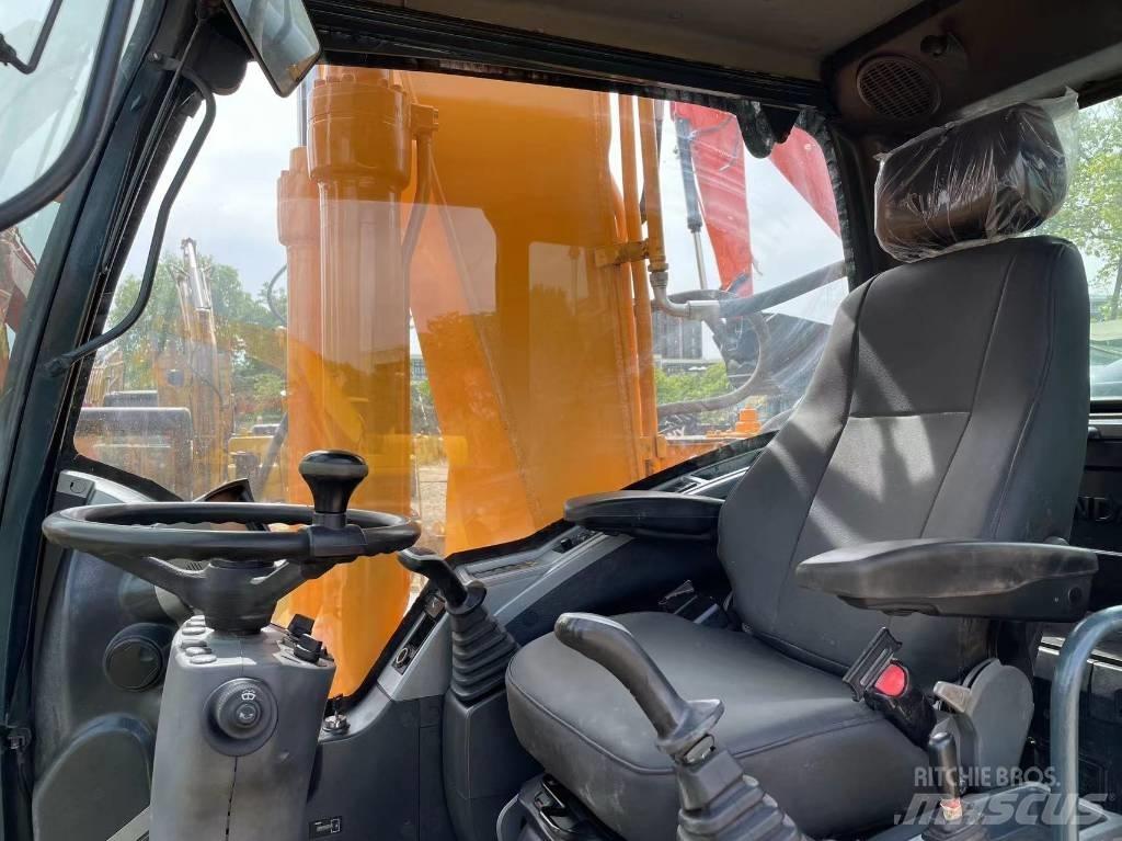 Hyundai R210W-9 Escavatori gommati