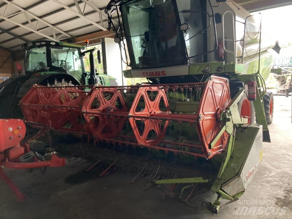CLAAS Tucano 320 Mietitrebbiatrici