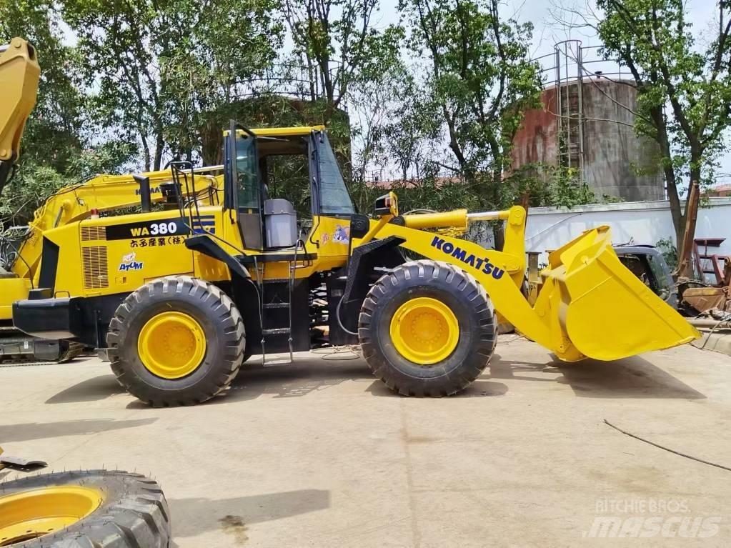 Komatsu WA 380 Pale gommate