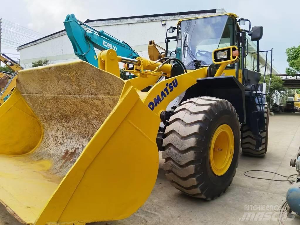 Komatsu WA 380 Pale gommate