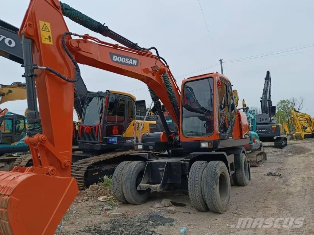 Doosan 150 W-7 Escavatori gommati