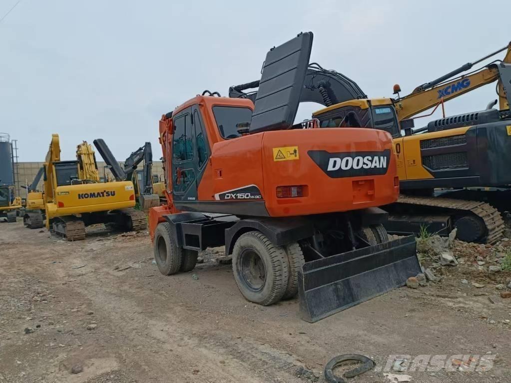 Doosan 150 W-7 Escavatori gommati