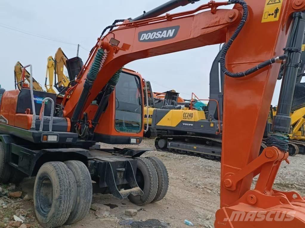 Doosan 150 W-7 Escavatori gommati