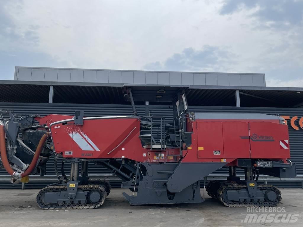 Wirtgen W 250 Fresa a freddo per asfalto