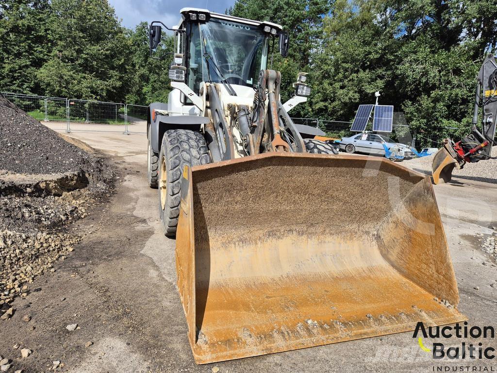 Volvo L 90 Pale gommate