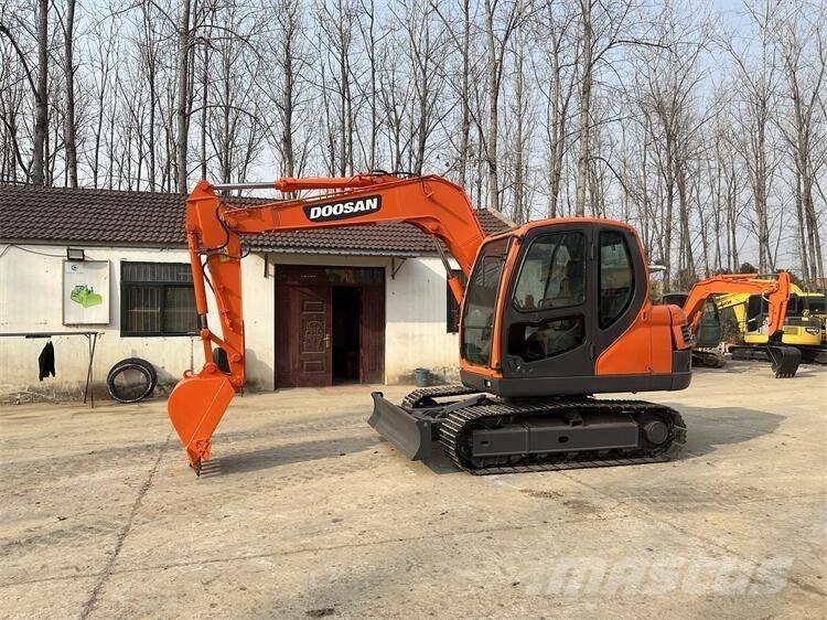 Doosan DX75 Escavatori cingolati