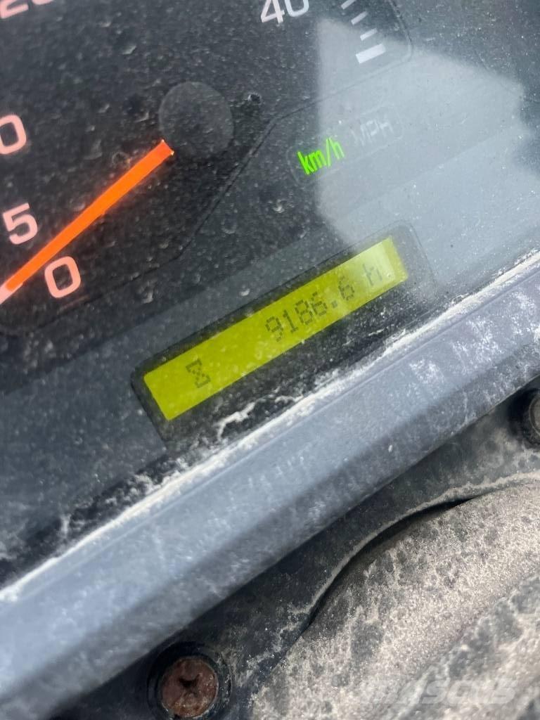 Komatsu WA 250 PZ-5 Pale gommate