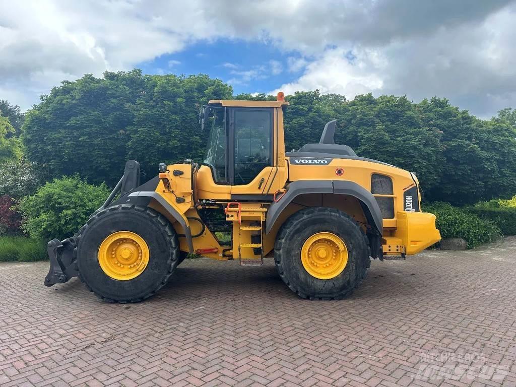 Volvo L120 H Pale gommate