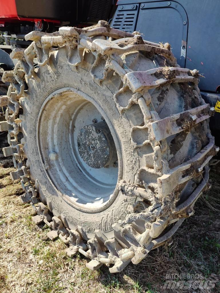 Komatsu 901 Abbattitrici, Disboscatrici
