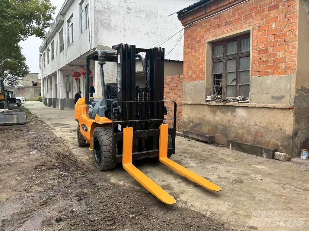 Toyota 5 ton Carrelli elevatori diesel