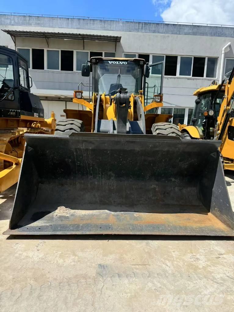 Volvo L 105 Pale gommate