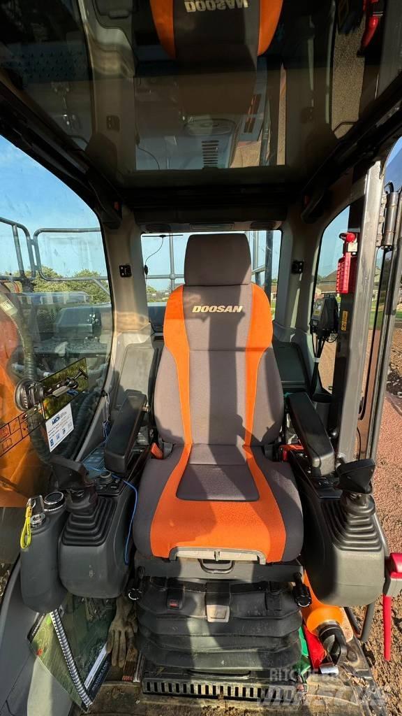 Doosan DX140LC-5 Escavatori cingolati