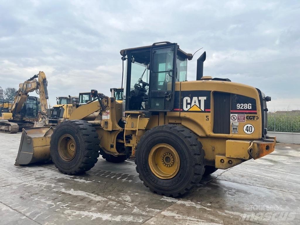 CAT 928 G Pale gommate