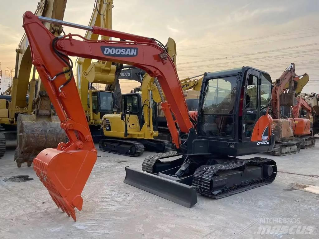 Doosan DX60 Escavatori cingolati