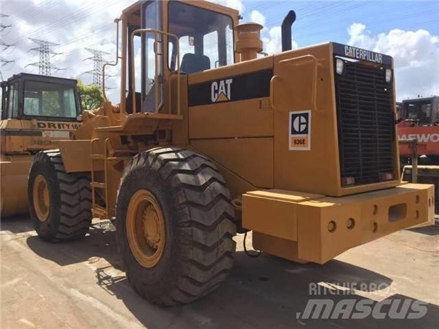 CAT 936 E Pale gommate