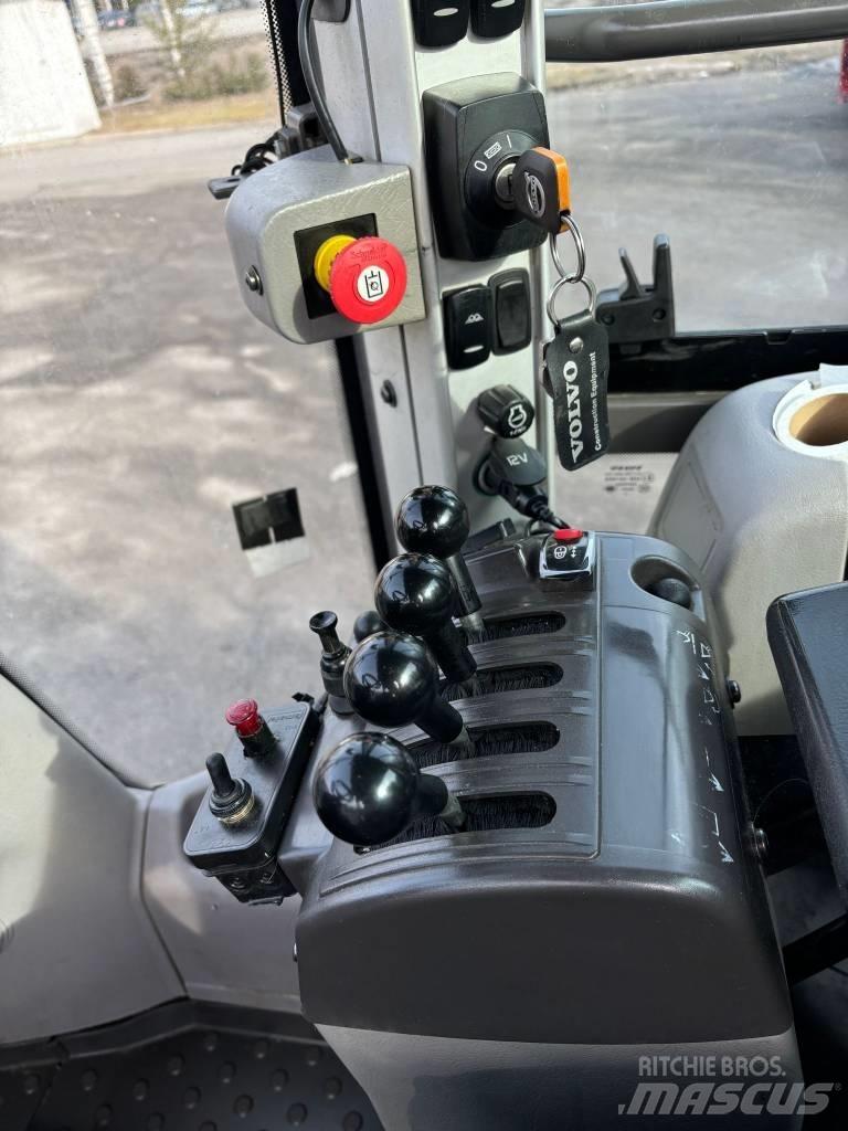 Volvo L 90 H Pale gommate