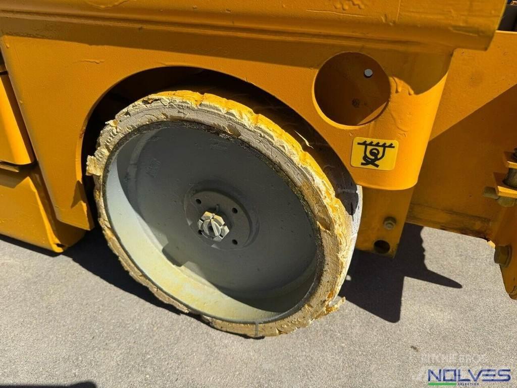 Haulotte COMPACT8 Piattaforme a pantografo