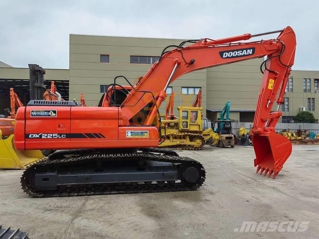 Doosan DX 225 LC Escavatori cingolati
