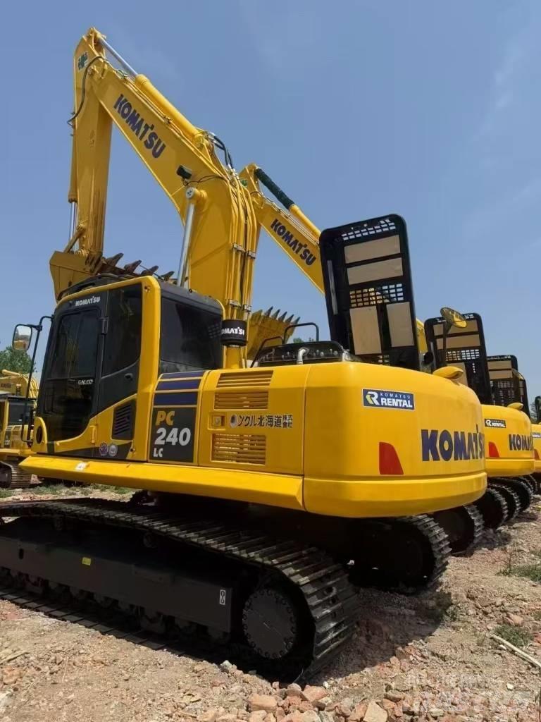 Komatsu 240LC-8 Escavatori cingolati