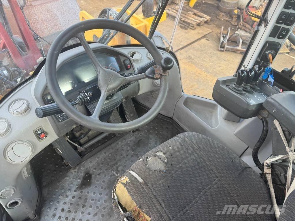 Volvo L 120 G Pale gommate
