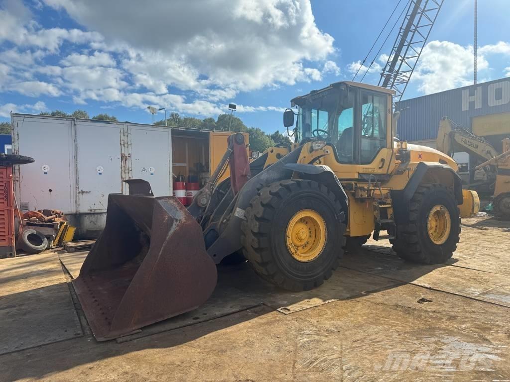 Volvo L 120 G Pale gommate