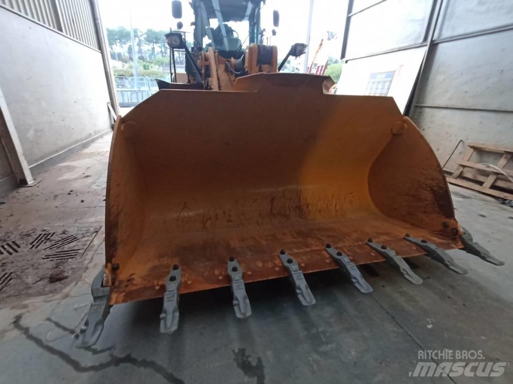 CAT 950 K Pale gommate