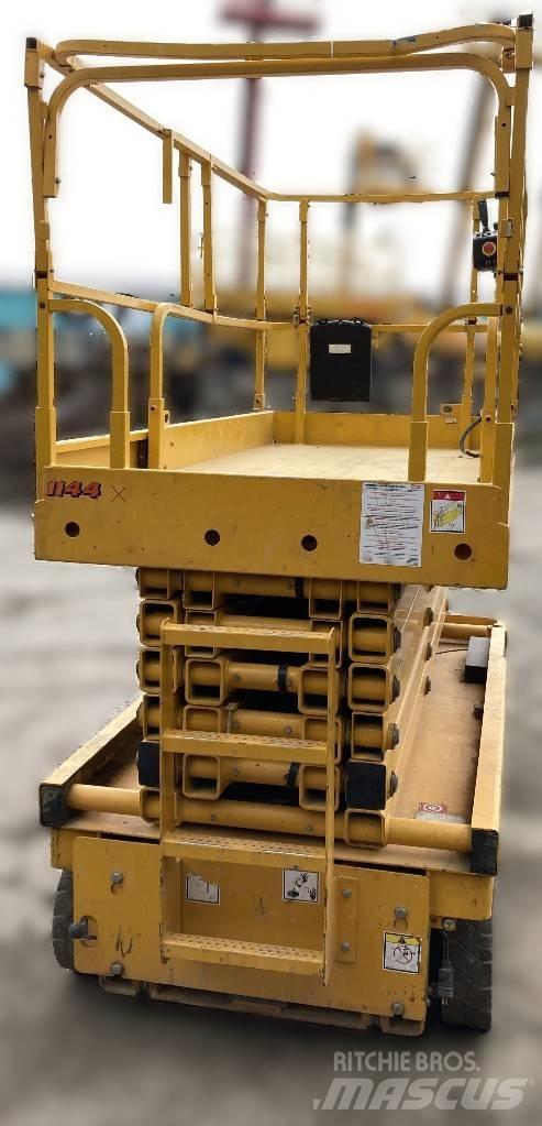 Haulotte Compact 14 Piattaforme a pantografo