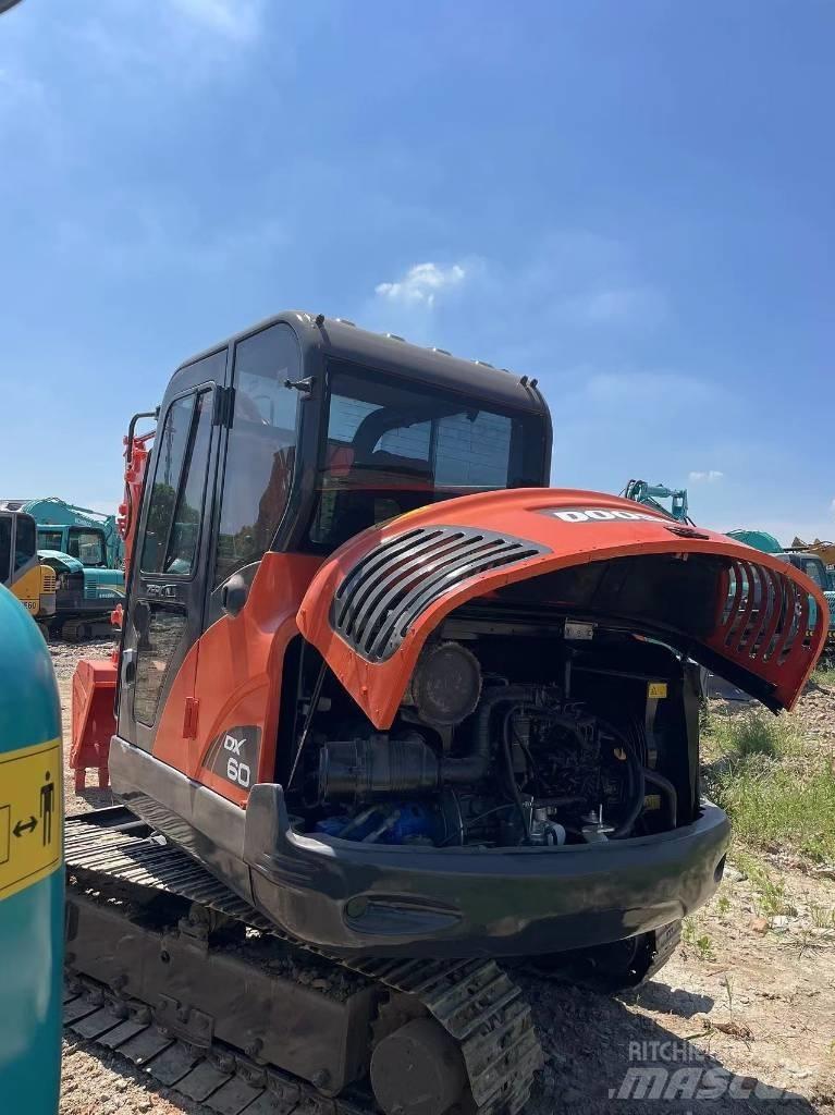 Doosan DX60 Escavatori cingolati