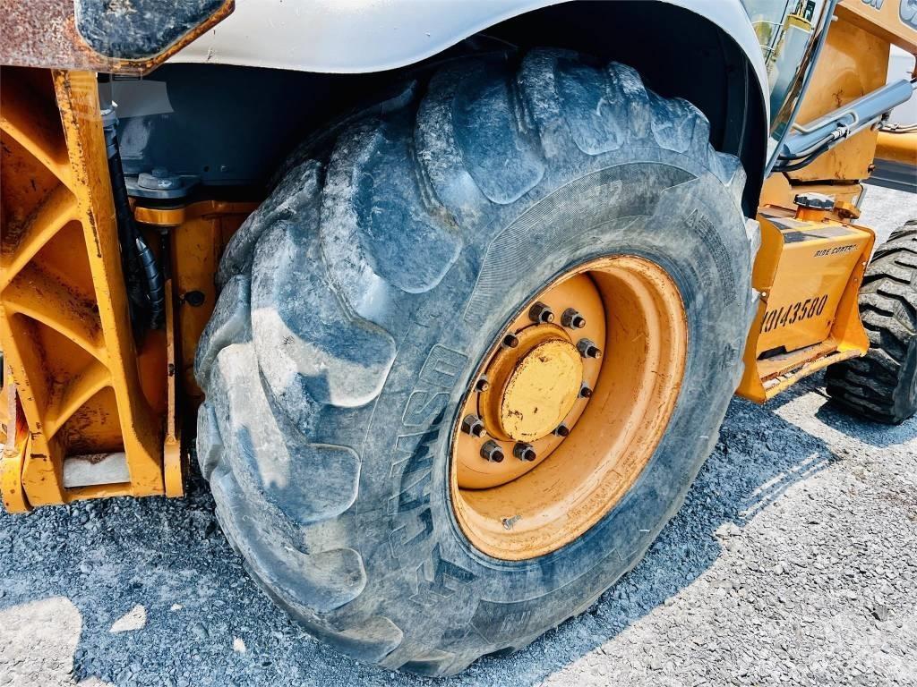 CASE 580 N Terne