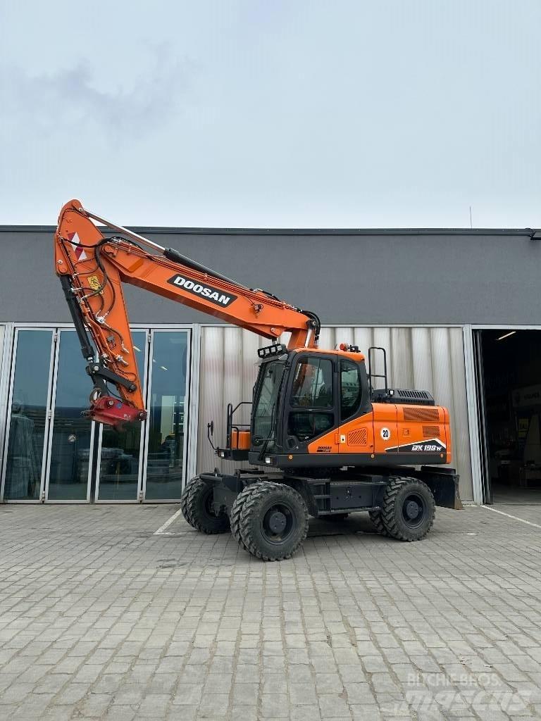 Doosan DX 190 W-7 Escavatori gommati