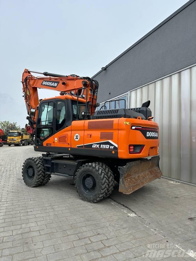 Doosan DX 190 W-7 Escavatori gommati