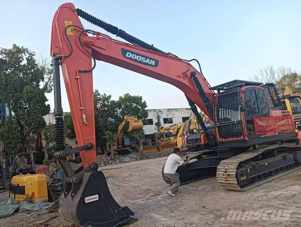 Doosan DX 225 LC Escavatori cingolati