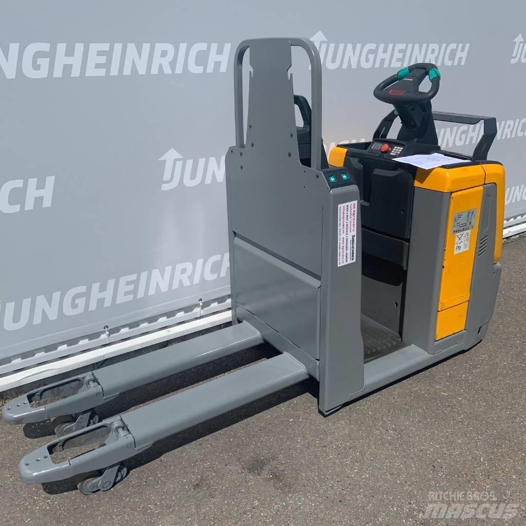 Jungheinrich ECE 220 Commissionatore basso livello