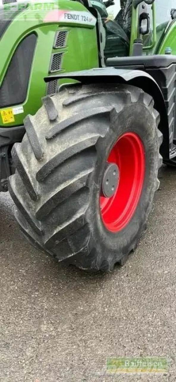 Fendt 724 vario Trattori