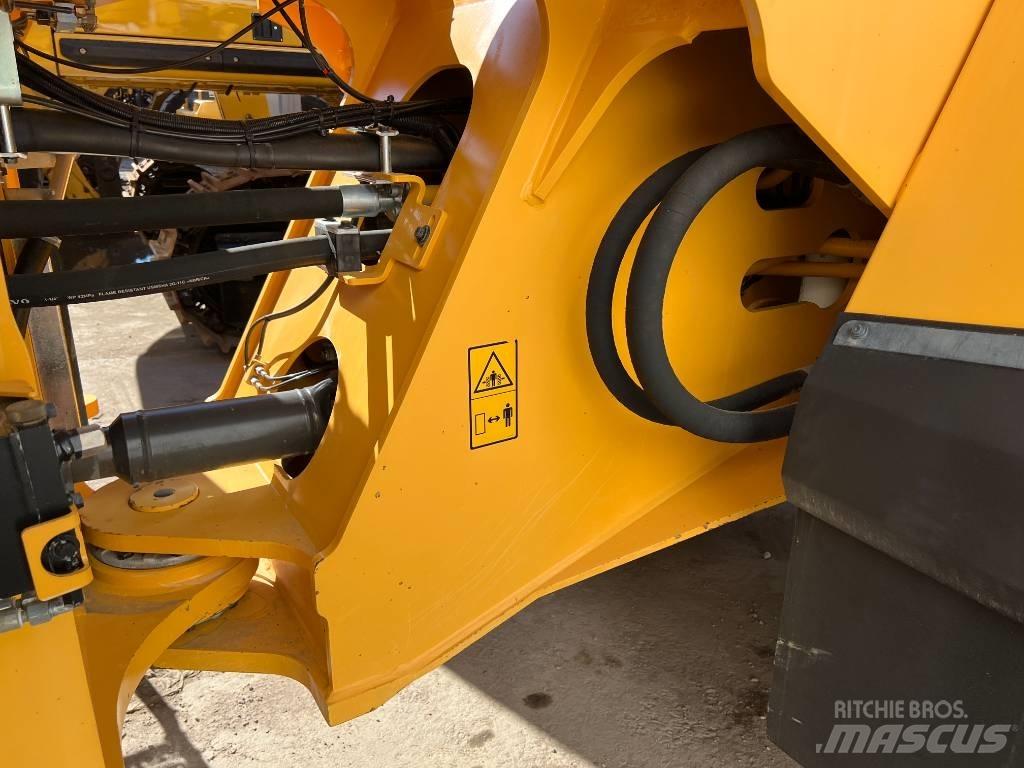 Volvo L180H Pale gommate