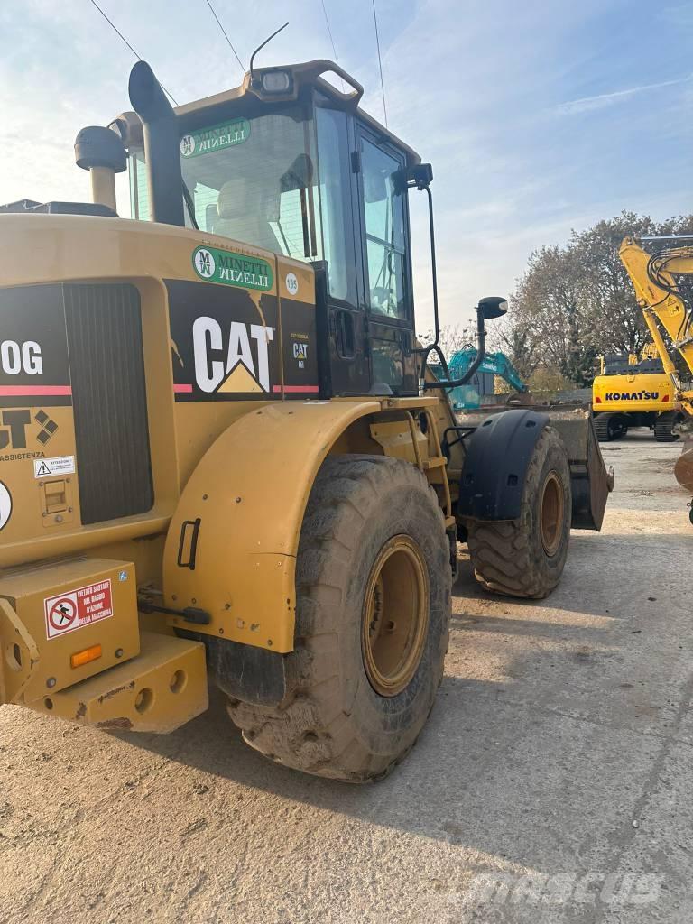 CAT 930 G Pale gommate