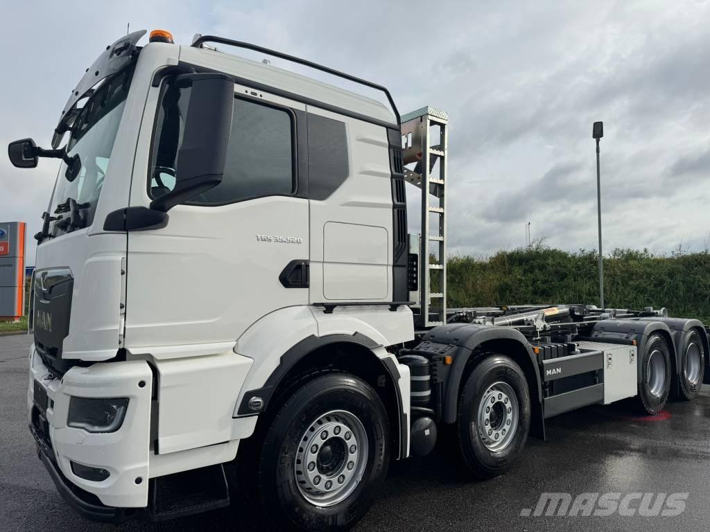 MAN TGS 35.520 Camion con gancio di sollevamento