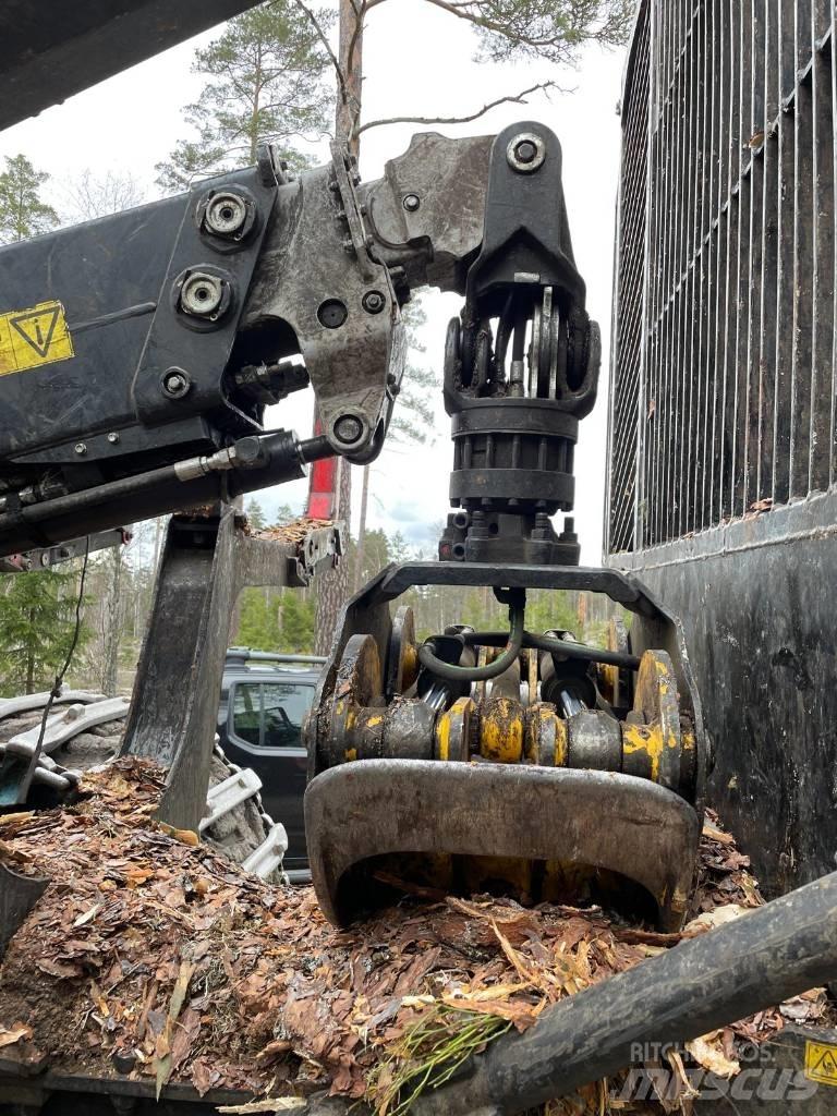 Komatsu 895 Forwarder