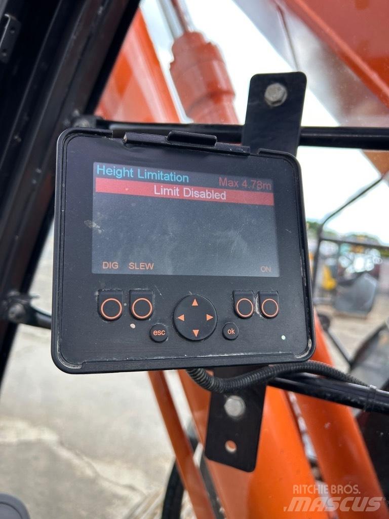 Hitachi ZX225 USLC-7 Escavatori cingolati