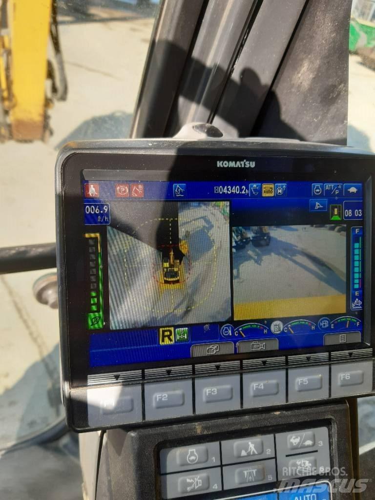 Komatsu PW180-11 Escavatori gommati