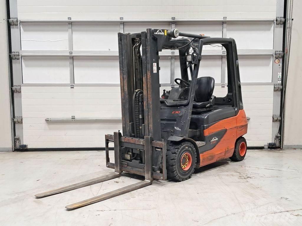Linde E30-01 Carrelli elevatori elettrici