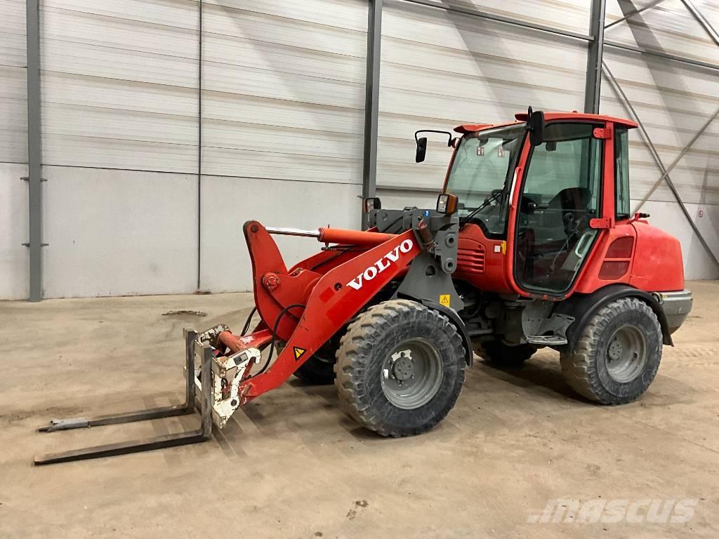 Volvo L 25 F Pale gommate