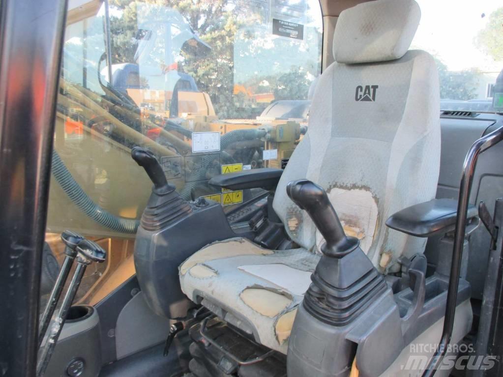 CAT 323 D L Escavatori cingolati